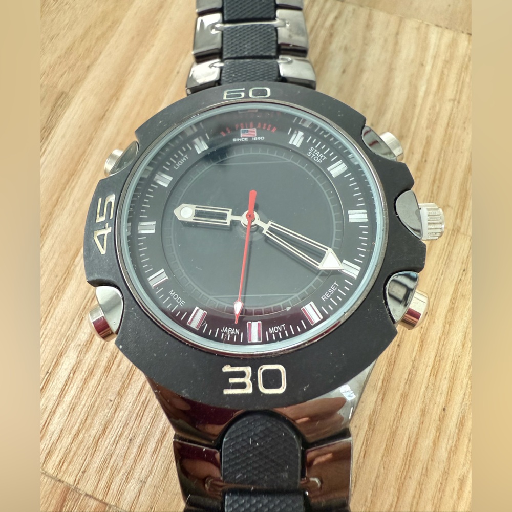 U.S. POLO ASSN men’s black and gray sport watch NEW BATTERY